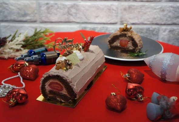 Christmas CBD cake 2024