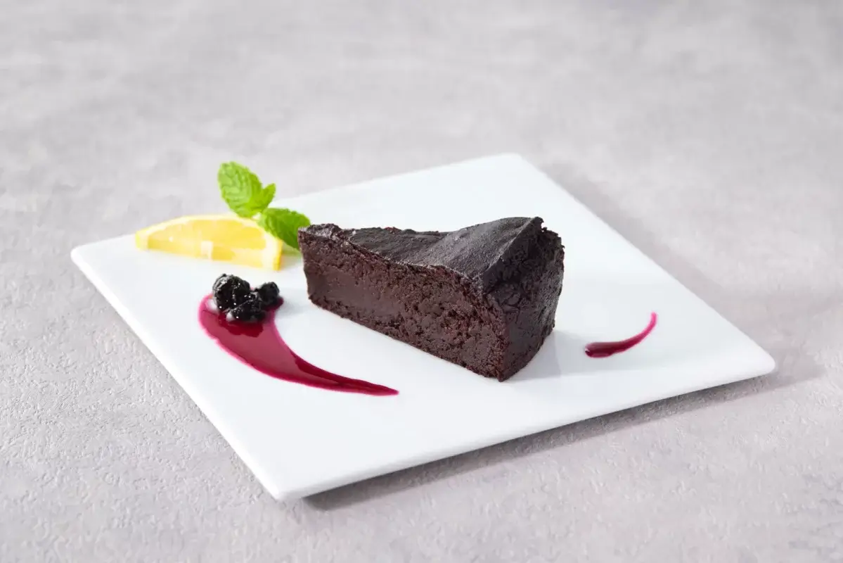 CBD cake by healthytokyo